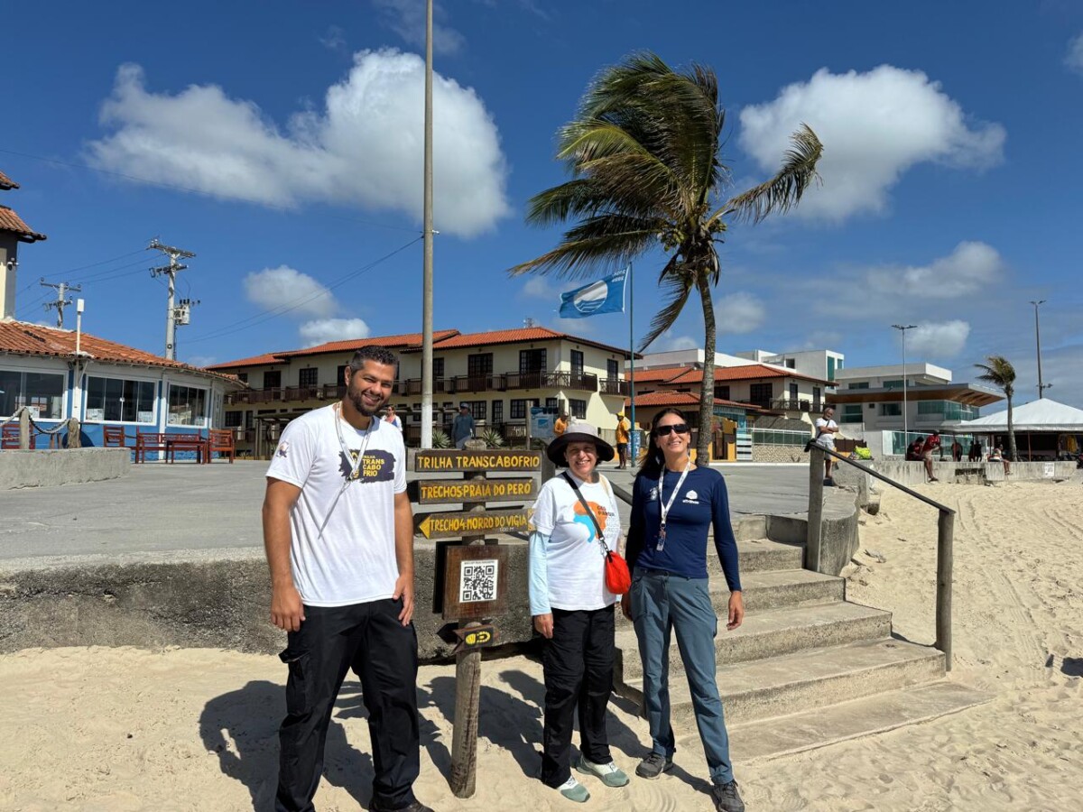 WhatsApp Image 2025-10Geossítios do Peró são tema de aula de campo com alunos da Escola Municipal Evaldo Salles-27 at 08.15.29