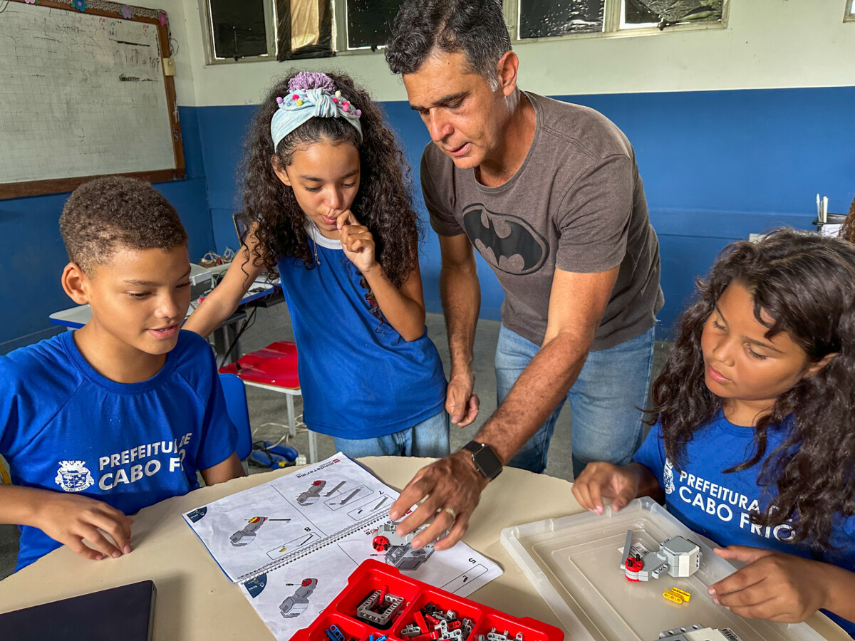 Educação tecnológica avança com certificação de alunos da robótica itinerante (4)