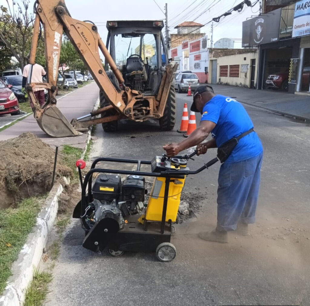 Prefeitura de Cabo Frio realiza obra emergencial na Avenida Joaquim Nogueira, em São Cristóvão WhatsApp Image 2026 07 23 At 17.10.48 2 1024x1008