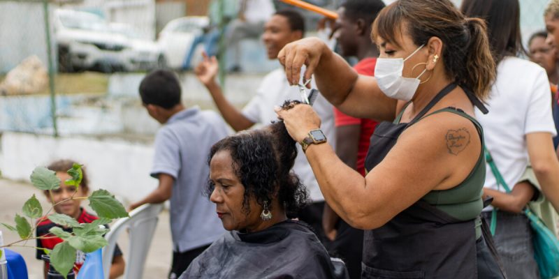 Ação social e corte de cabelo