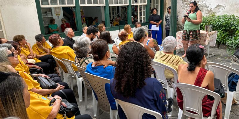 Biblioteca Pública de Cabo Frio celebra o Dia Nacional do Livro com poesia, música e reflexão literária (3)