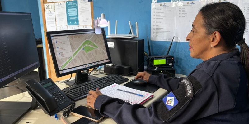 Guarda Civil Municipal de Cabo Frio celebra um mês do novo sistema de radiocomunicação digital com GPS (2)