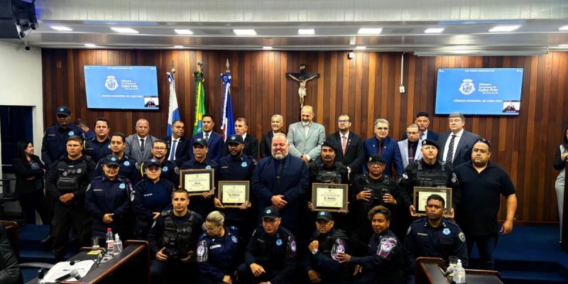 Guardas de Cabo Frio recebem moção de aplausos após salvarem bebê engasgada na estrada (2)