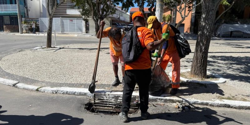 LIMPEZA RUA E BUEIRO