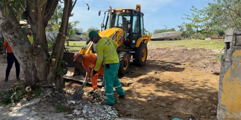 Mutirão da Prefeitura recupera área pública no bairro Gamboa em Cabo Frio4