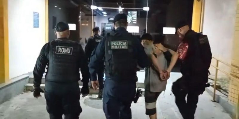 Operação coíbe perturbação do sossego e resulta em prisão por porte ilegal de arma em Cabo Frio (2)