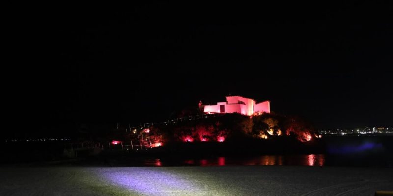 Outubro Rosa transforma a paisagem de Cabo Frio em símbolo de prevenção