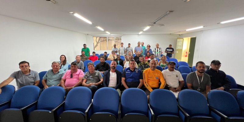 Prefeitura de Cabo Frio promove reunião sobre ordenamento das embarcações no Canal do Itajuru (2)