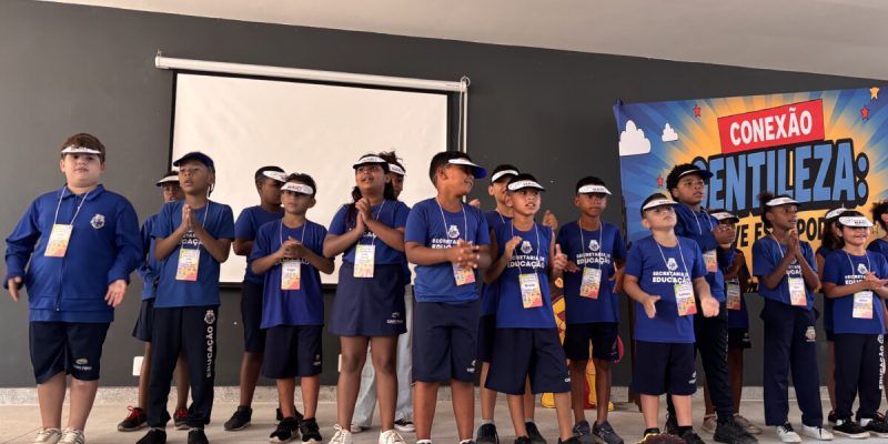 Prefeitura de Cabo Frio reúne escolas municipais em mobilização pela prevenção e combate ao bullying - Fotos Victória Rosa (17)